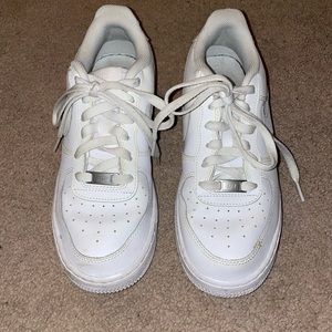 kids nike air force ones size 7 🤍🤍🤍